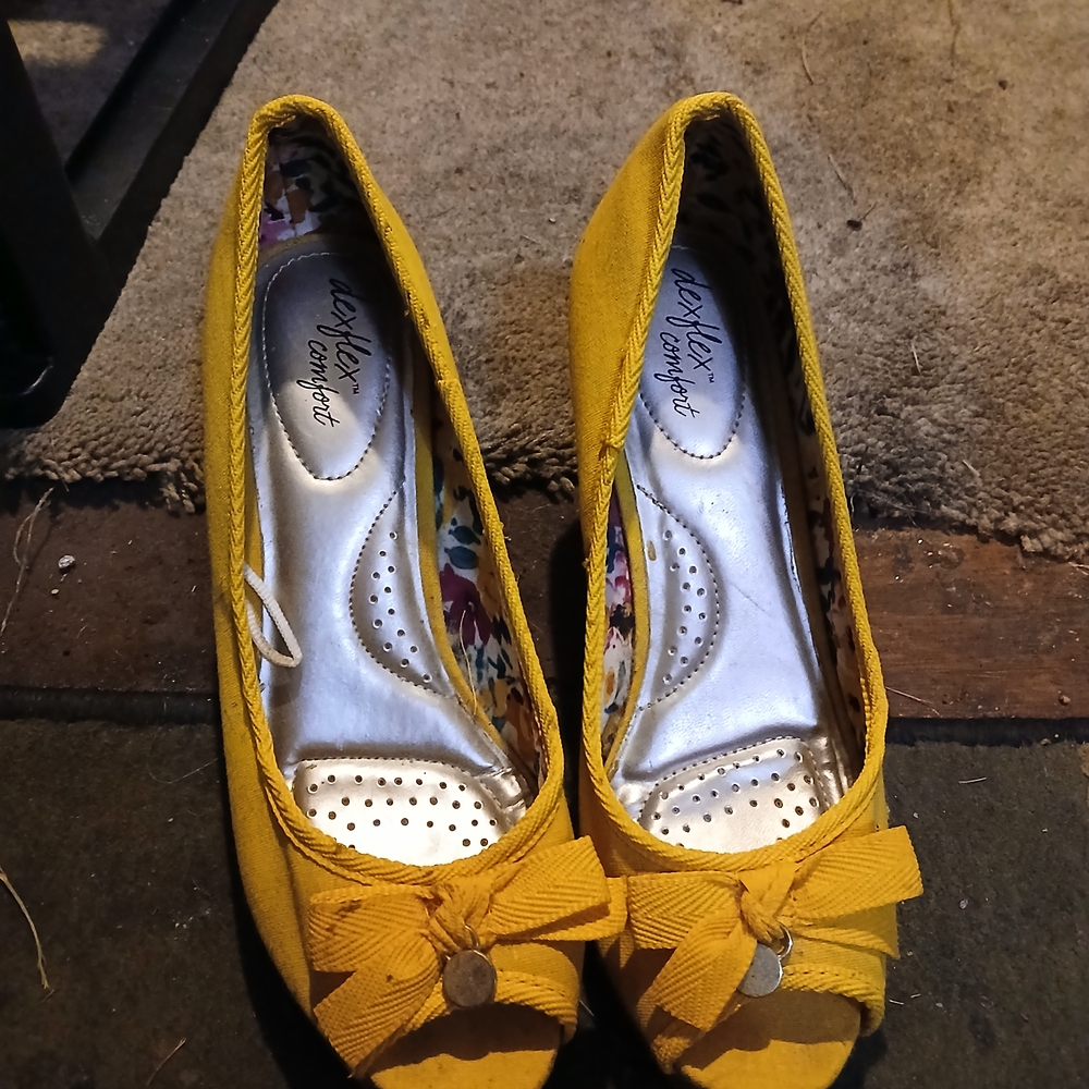 Dexflex Comfort Mustard Flats with Bow Detail